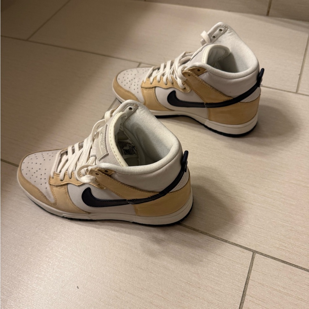 Nike Dunk High - image 2